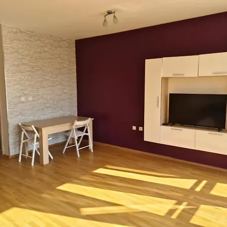 Sunside Apartment - Underground Parking Included In Price *